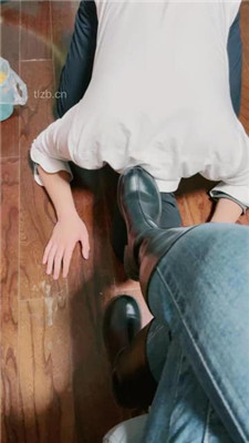 【语阳】白袜塞嘴/黑丝长靴碾压狗头_HD绳艺资源