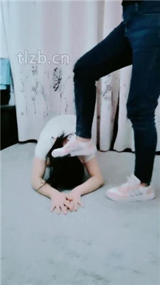 【梦幻大大】运动后虐母畜-掐脖/骑马踩踏/臭脚插嘴_HD绳艺资源