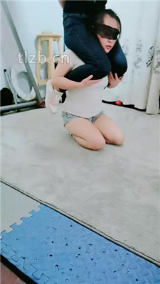 图片[12]_【梦幻大大】运动后虐母畜-掐脖/骑马踩踏/臭脚插嘴_HD绳艺资源