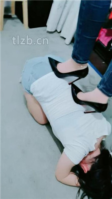 图片[17]_【梦幻大大】运动后虐母畜-掐脖/骑马踩踏/臭脚插嘴_HD绳艺资源