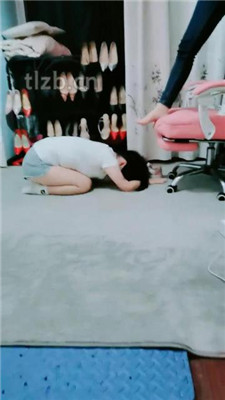 图片[18]_【梦幻大大】运动后虐母畜-掐脖/骑马踩踏/臭脚插嘴_HD绳艺资源