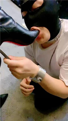 图片[4]_【高傲】长靴高跟舔/蒙眼吊绑囚禁/喂食脏东西/训练_HD绳艺资源