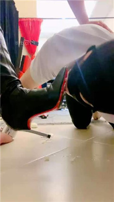 图片[14]_【高傲】长靴高跟舔/蒙眼吊绑囚禁/喂食脏东西/训练_HD绳艺资源