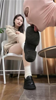 图片[11]_【狗哥】桌底视角-皮鞋白袜气味控制_HD绳艺资源