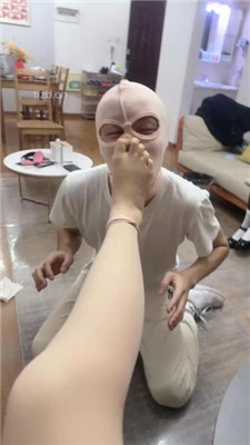 图片[19]_【狗哥】桌底视角-皮鞋白袜气味控制_HD绳艺资源