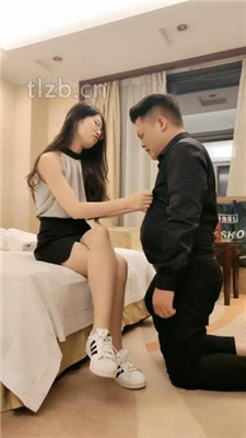 图片[9]_【嘉妮】贝壳头S虐老板狗-舔脏鞋踩踏/头顶鞋子_HD绳艺资源