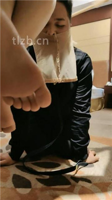 图片[16]_【嘉妮】贝壳头S虐老板狗-舔脏鞋踩踏/头顶鞋子_HD绳艺资源