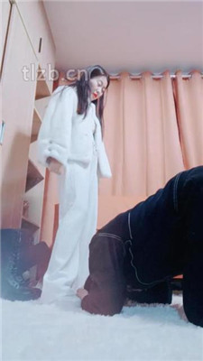 【依然】揪耳朵/全体重踩踏/耳光胯下辱_HD绳艺资源