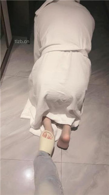 图片[2]_【梵一】拖鞋裸足踩踏碾压_HD绳艺资源