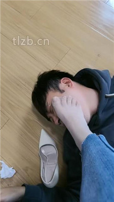 图片[14]_【梓S】臭脚踩脸/脏鞋底狂舔_HD绳艺资源