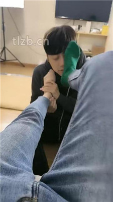 图片[19]_【梓S】臭脚踩脸/脏鞋底狂舔_HD绳艺资源