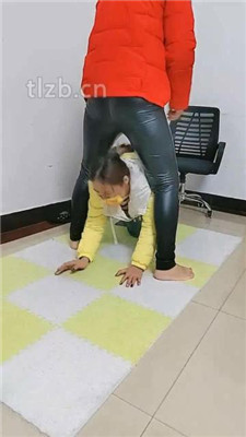 图片[5]_【广东迪迪】母畜跪舔原味脚/狗链遛狗【双视角版】_HD绳艺资源