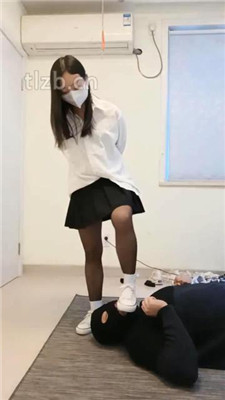 图片[6]_【安静大大】帆布鞋白袜踩虐-踢踹_HD绳艺资源