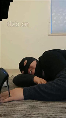 图片[18]_【安静大大】帆布鞋白袜踩虐-踢踹_HD绳艺资源