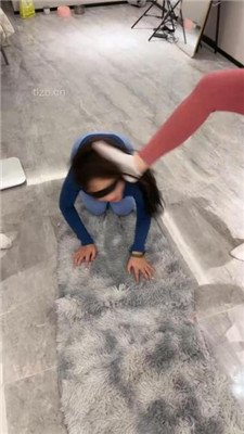 图片[13]_【橙宝】3母畜群虐-奴下奴/白袜踩踏/掐脖/转胯_HD绳艺资源