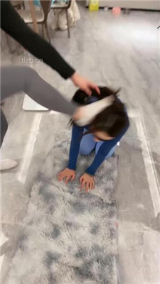 图片[16]_【橙宝】3母畜群虐-奴下奴/白袜踩踏/掐脖/转胯_HD绳艺资源