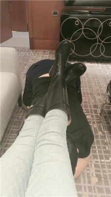 【聆彤】长靴全体重踩踏【完整版】_HD绳艺资源