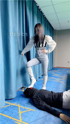 图片[8]_【思诺】台球厅调废狗-耳光碾踩/最后沦为专用坐垫_HD绳艺资源