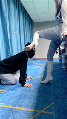 图片[13]_【思诺】台球厅调废狗-耳光碾踩/最后沦为专用坐垫_HD绳艺资源