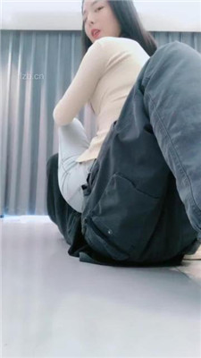 【伊柔】长靴踩踏碾压/白袜裸足闻舔/虐乳_HD绳艺资源