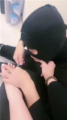 图片[2]_【宸宸】家奴跪舔裸足伺候_HD绳艺资源