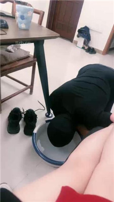 图片[5]_【宸宸】家奴跪舔裸足伺候_HD绳艺资源