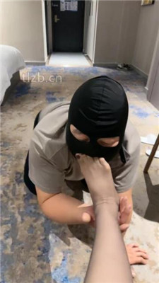 图片[6]_【你的美女祖宗】赏赐圣水/跪舔黑棉袜-黑丝高跟美腿/闻鞋窝_HD绳艺资源