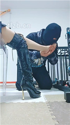 图片[9]_【睸娘】臭脚捂脸窒息-长靴诱惑_HD绳艺资源