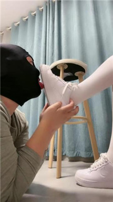 图片[20]_【樱子大人】小白鞋白袜踩/训练/提档/喂圣水_HD绳艺资源