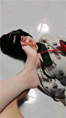 图片[14]_【来找小狗】兔女郎高跟踩/咀嚼白丝袜_HD绳艺资源