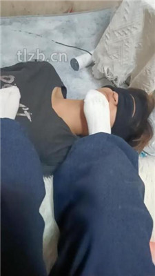 【酱酱果】白袜裸足踩脚垫_HD绳艺资源