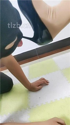 图片[3]_【广东迪迪】双S-跪舔美足-踩踏【双视角版】_HD绳艺资源