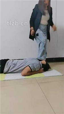 图片[13]_【广东迪迪】双S-跪舔美足-踩踏【双视角版】_HD绳艺资源