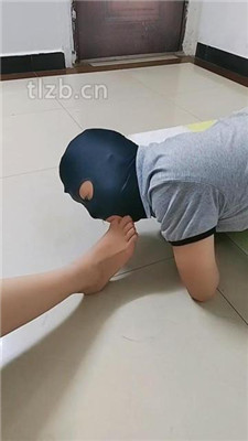 图片[17]_【广东迪迪】双S-跪舔美足-踩踏【双视角版】_HD绳艺资源