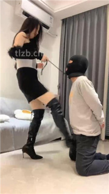 【小麦】高跟长靴踩踏-提档-狗嘴灭烟_HD绳艺资源