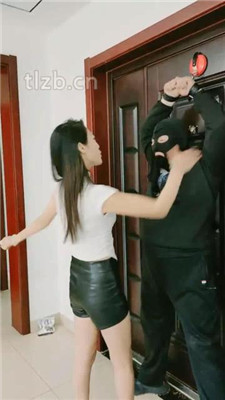 【千寻】吊绑堵嘴暴虐贱奴-踩踏骑马耳光喂口水_HD绳艺资源