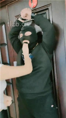 图片[2]_【千寻】吊绑堵嘴暴虐贱奴-踩踏骑马耳光喂口水_HD绳艺资源