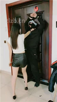 图片[5]_【千寻】吊绑堵嘴暴虐贱奴-踩踏骑马耳光喂口水_HD绳艺资源