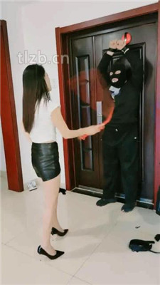 图片[6]_【千寻】吊绑堵嘴暴虐贱奴-踩踏骑马耳光喂口水_HD绳艺资源