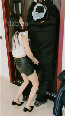 图片[11]_【千寻】吊绑堵嘴暴虐贱奴-踩踏骑马耳光喂口水_HD绳艺资源