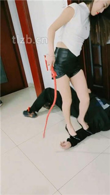 图片[16]_【千寻】吊绑堵嘴暴虐贱奴-踩踏骑马耳光喂口水_HD绳艺资源