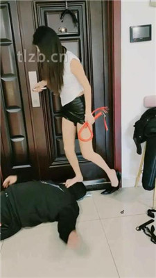 图片[17]_【千寻】吊绑堵嘴暴虐贱奴-踩踏骑马耳光喂口水_HD绳艺资源