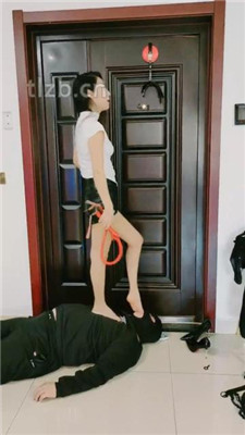 图片[19]_【千寻】吊绑堵嘴暴虐贱奴-踩踏骑马耳光喂口水_HD绳艺资源