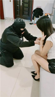 图片[20]_【千寻】吊绑堵嘴暴虐贱奴-踩踏骑马耳光喂口水_HD绳艺资源