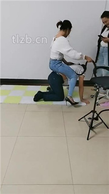 图片[19]_【广东迪迪】双S-骑马/裸足踩虐【双视角版】_HD绳艺资源