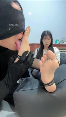 图片[2]_【苏西】近距离裸足狂舔_HD绳艺资源