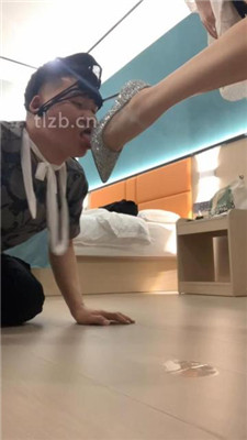 图片[19]_【小麦】物化人体衣架/舔闻长靴白袜/内裤套头_HD绳艺资源