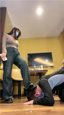 图片[12]_【榕S】艺术训练-皮鞋白袜踩虐狗头-揪耳朵_HD绳艺资源