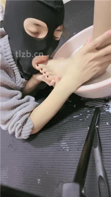 图片[4]_【瑄瑄】踩踏喂食/品尝洗脚水_HD绳艺资源