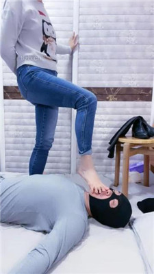 图片[19]_【九蛇大大】长靴白袜裸足踩踏/虐乳/人肉坐垫/耳光_HD绳艺资源